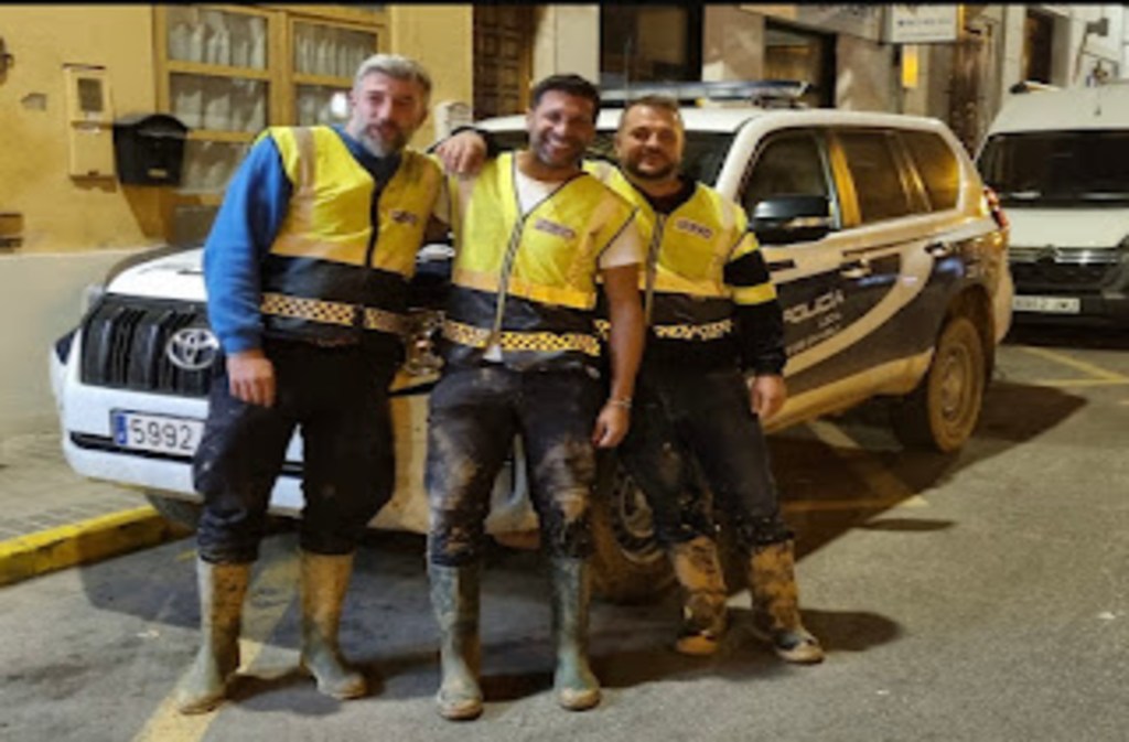 Robledo solidario con Valencia y dibujo de Manuel Álvarez&nbsp;Junco