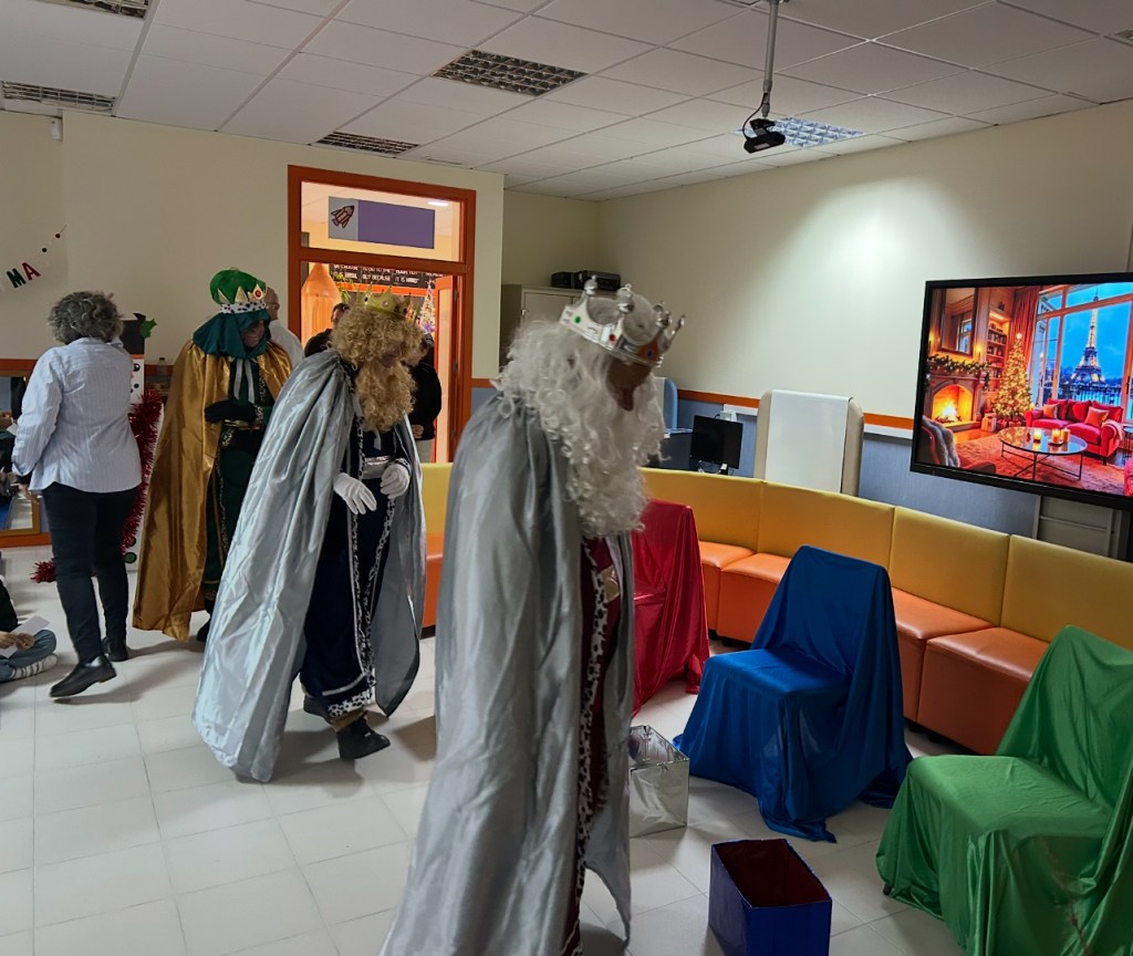 Los Reyes Magos visitan el C.E.I.P. de Robledo de&nbsp;Chavela